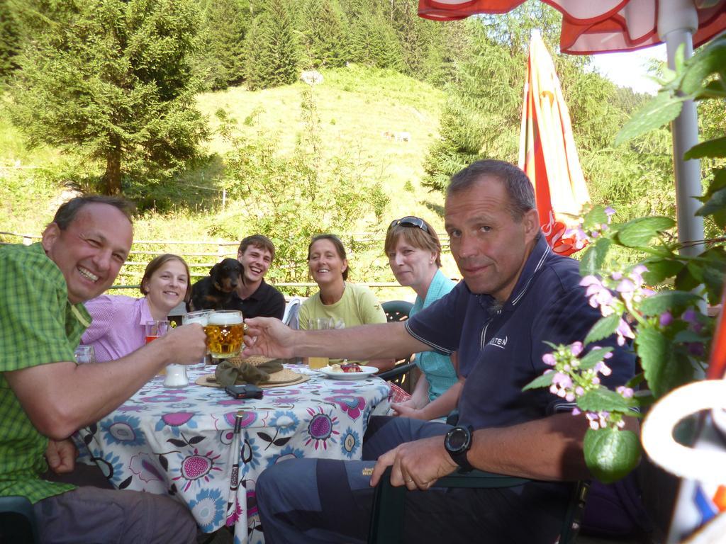 Gasthof Pension Perauer Lieserhofen Luaran gambar